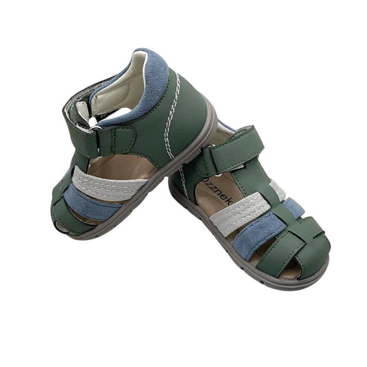 How to Choose the Perfect Sandals for Your Little One!