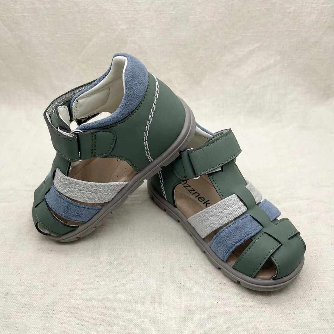 Clover Green Barefoot Toddler Sandals – Comfortable and Stylish on cream linen background — alternate view