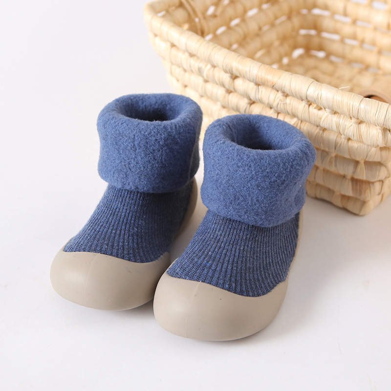 fleece sock shoes in Blue - color option in the gift set