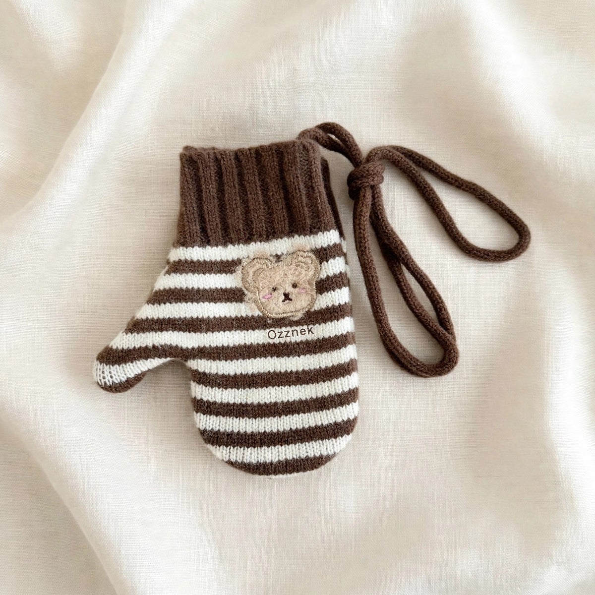 Kids Winter Gloves with String | Warm Toddler Mittens 2-5Y — view 2
