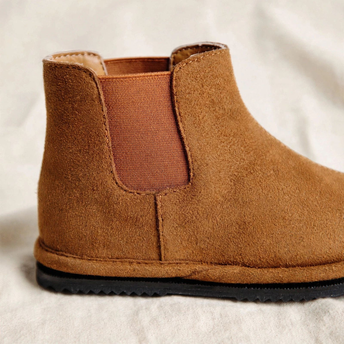 Kids Brown Chelsea Boots – Non-Slip & Easy Wear — close-up detail