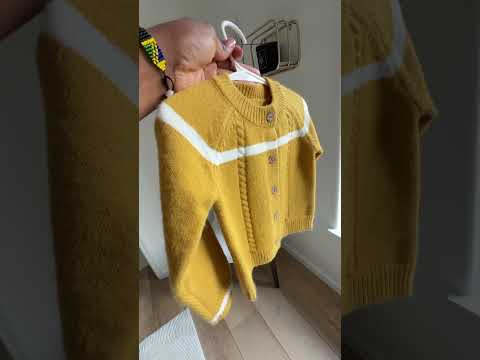 Warm Winter Cardigan | 100% Wool Kids Cardigan with Wooden Buttons — Ozznek product video