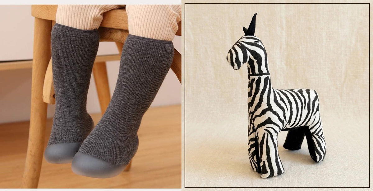 Sock shoes and safari friend gift set - Gray sock shoes with the Zebra plush
